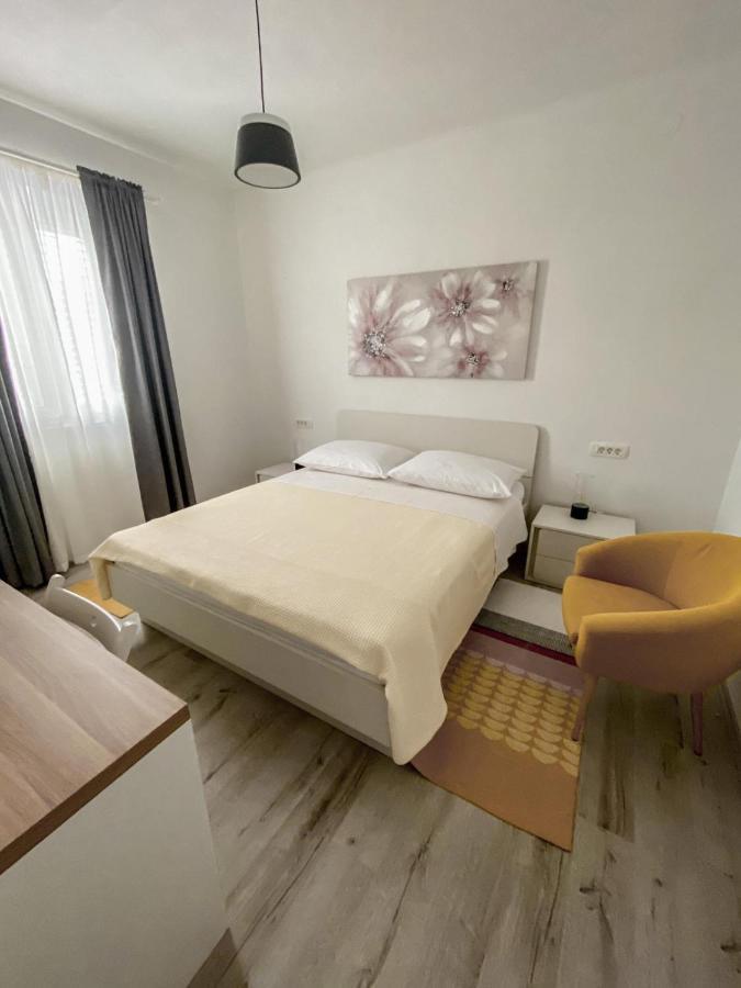 Apartments Happy Sukošan Exterior foto